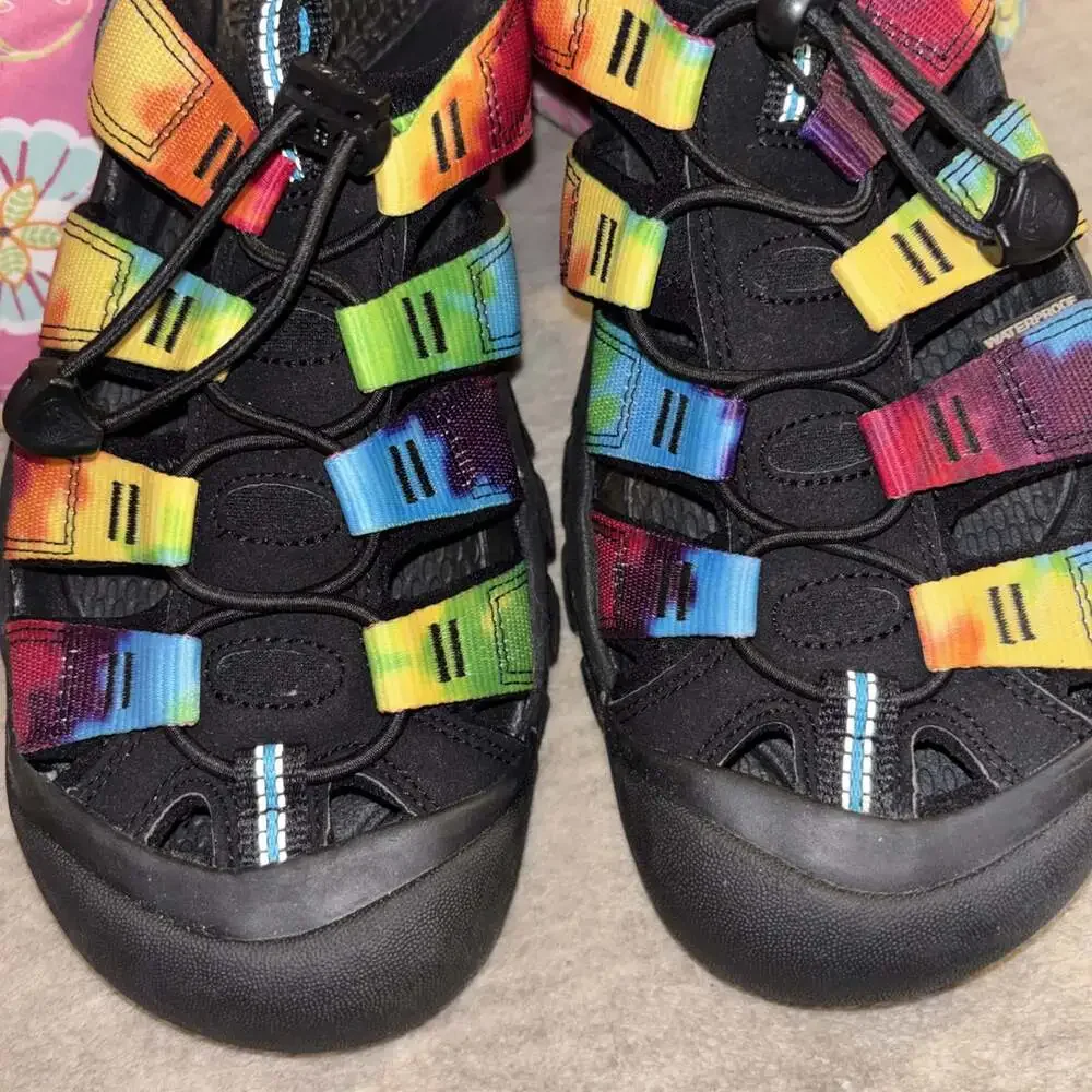 New KEEN Newport Retro Hiking Sandals – Men's Size 10.5 (Original Tie Dye)